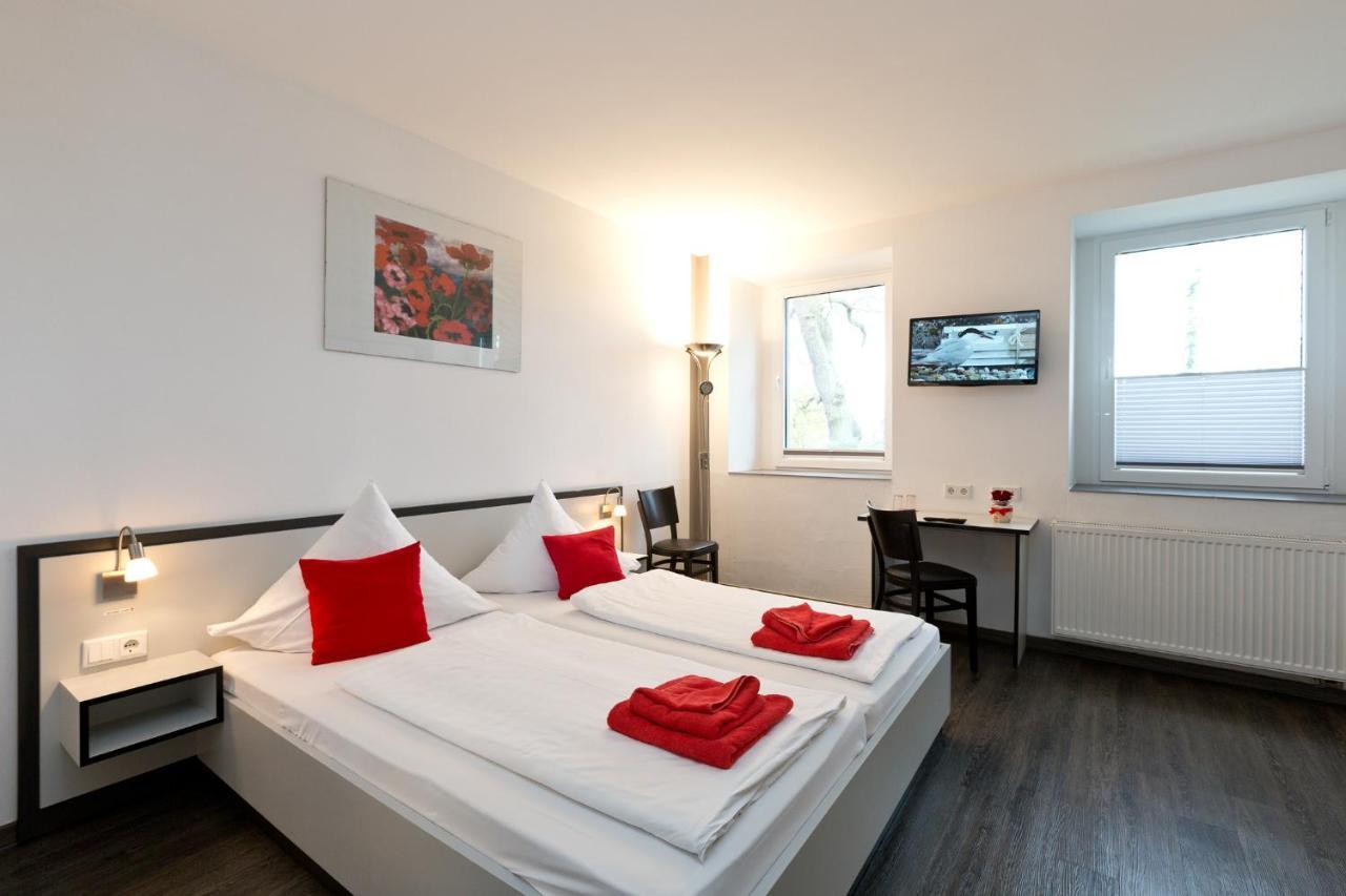 Hotel Zwischen Den Seen Waren  Exteriör bild