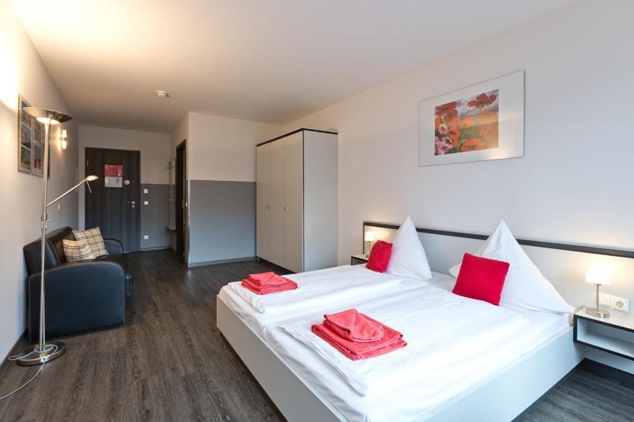 Hotel Zwischen Den Seen Waren  Exteriör bild
