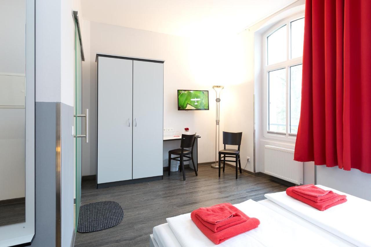 Hotel Zwischen Den Seen Waren  Exteriör bild