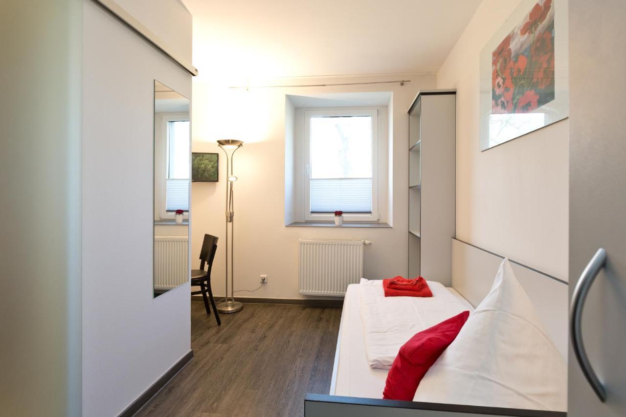 Hotel Zwischen Den Seen Waren  Exteriör bild
