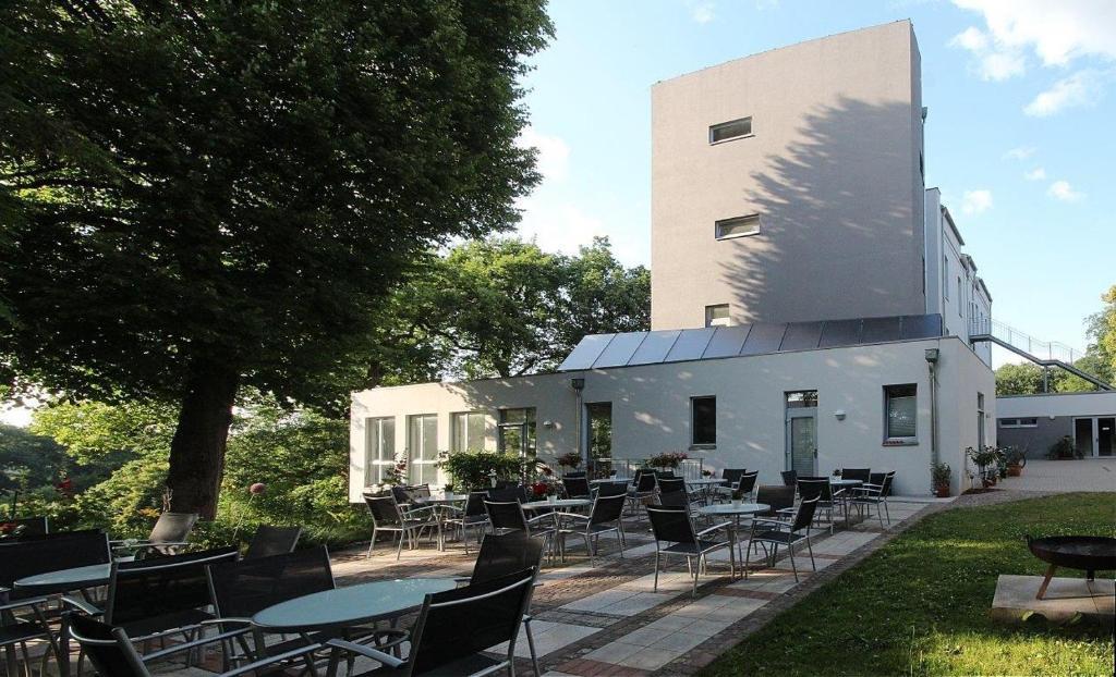 Hotel Zwischen Den Seen Waren  Exteriör bild